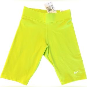 *NWT* NIKE Womens Bike Shorts XS